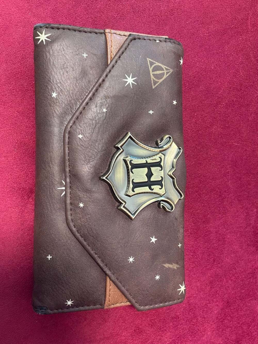 Harry Potter Hogwarts Crest and Stars Brown Faux Leather Wallet